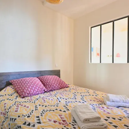 T2 Cosy Avec Clim Cour Charme & Fraicheur A * Nimes